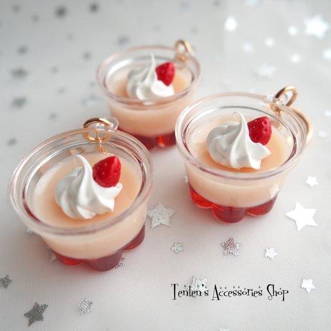 【NEW】いちごプリン🍓キーホルダー