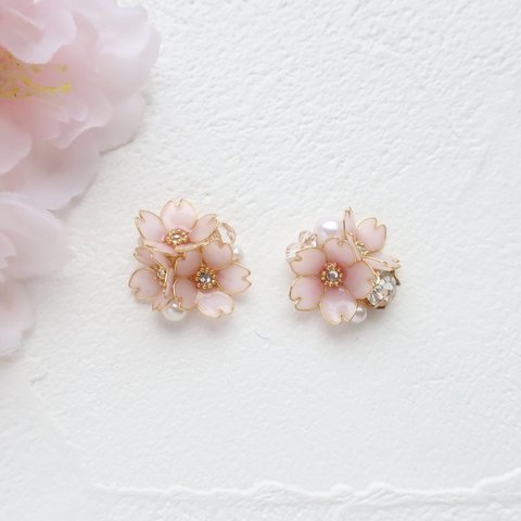 小桜のピアス/イヤリング