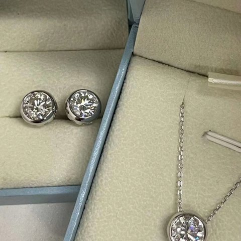 期間限定商品　2set  モアッサナイト　ネックレス　1ct ピアス0.5ct  一粒　ダイヤモンド