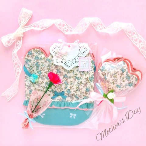 💐 母の日 ギフトセット 🎁✨ リバティ ムームーモス ガーゼハンカチ 巾着ポーチ ミニカーネーションの造花つき🌷*ﾟ Mother's Day ୨୧⑅︎* プレゼント 