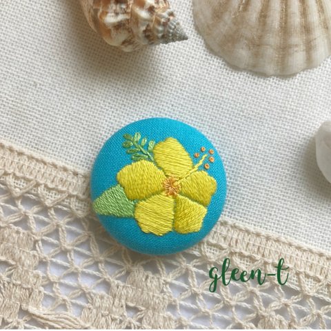 ハイビスカス🌺刺繍ブローチ(ヘアゴム可) 