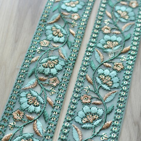 インド刺繍リボンᢂ インド刺繍/インドリボン/刺繍リボン/刺繍/リボン/シルクリボン/シルク/トリム/ブレード/ジャガード/ジャガードリボン/チロリアンテープ/レース/チュール/インド/チュールレース