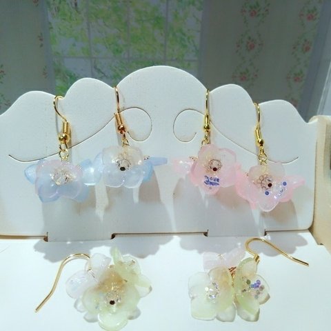 ふんわりパステルカラーお花のピアス