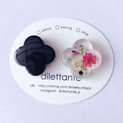 retro flower blackピアス/イヤリング