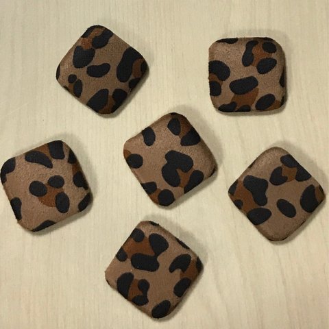 LEOPARD DESIGN SQUARE CABOCHONS