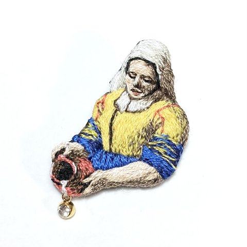 フェルメール「牛乳を注ぐ女」の手刺繍ブローチ