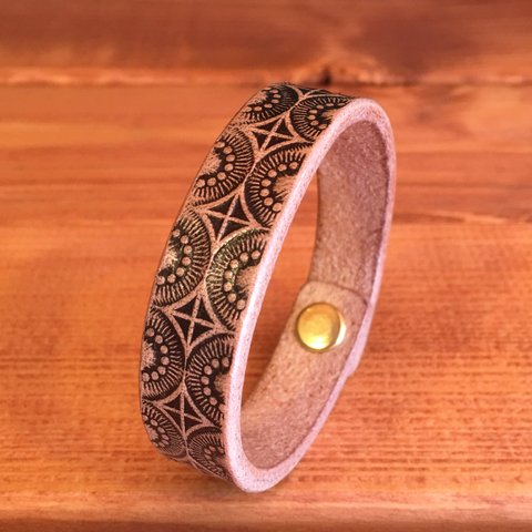 Geometric stamping bracelet【Beige】