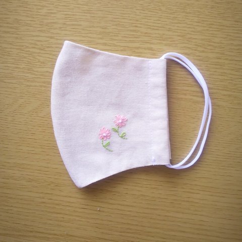 再販売【送料無料】お花のワンポイント刺繍布マスク(ベージュ)