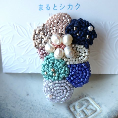 ブローチ 【野花のブーケ】ビーズ 刺繍