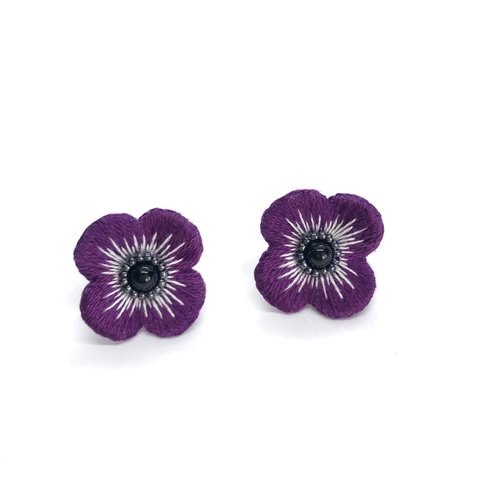 【ANEMONE】アネモネ刺繍ピアス（パープル） サージカルステンレス