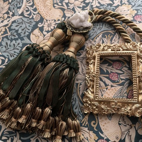 【グリーン×ゴールド】Rococo tassel pendant