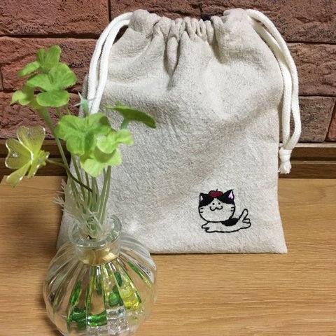 ねこ刺繍の巾着袋