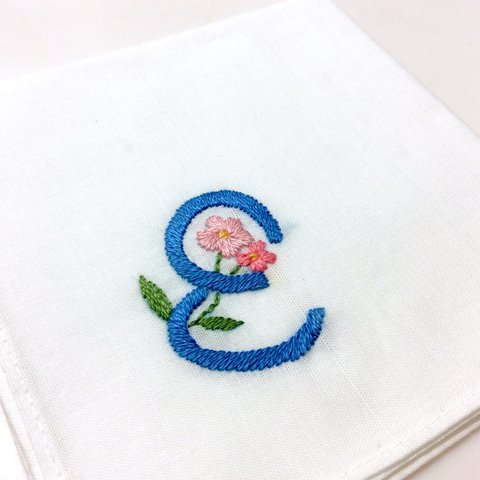 イニシャル刺繍ハンカチ 【E】20*20