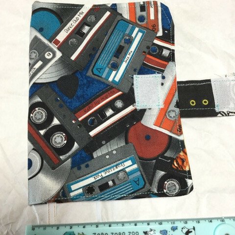 A6サイズの手帳カバー「アメリカン布地♡カセットテープ」