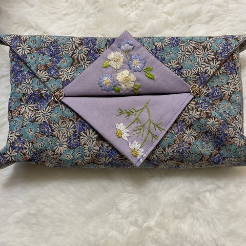 フランス刺繍入り　ティッシュケースカバー　花柄