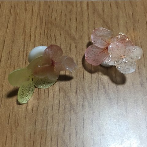 紫陽花のイヤーカフ