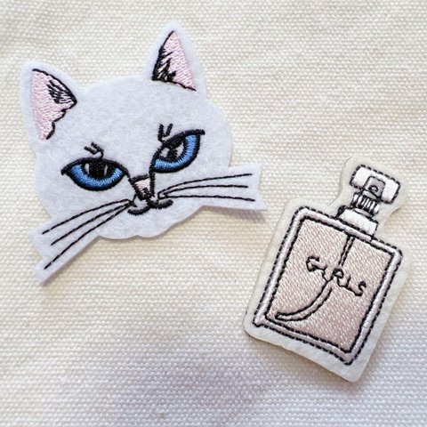 【ワッペン】お洒落キャット2種　アップリケ　刺繍　アイロンシール　猫