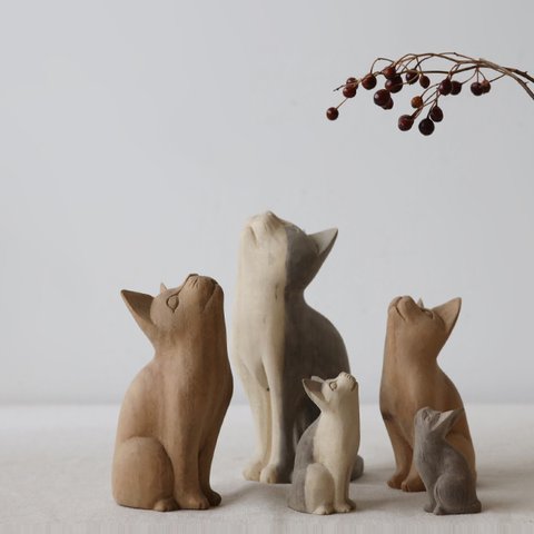 ⁑新作　５匹セット　天然無垢ウッド　手彫り　木彫りART 見上げる猫一家 ネコ インテリア　X85A