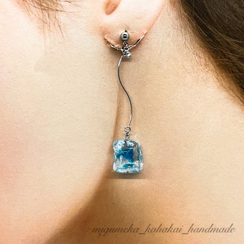 ブルーハワイシロップの氷の塊のイヤリング/ピアス☆レジン