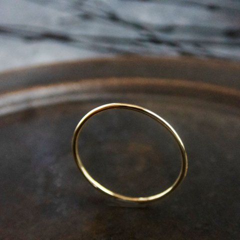絶妙な華奢感 K18 極細ストレート リング 太さが選べる18金の指輪 ピンキーリングから大きいサイズまで（18ｋ） K01