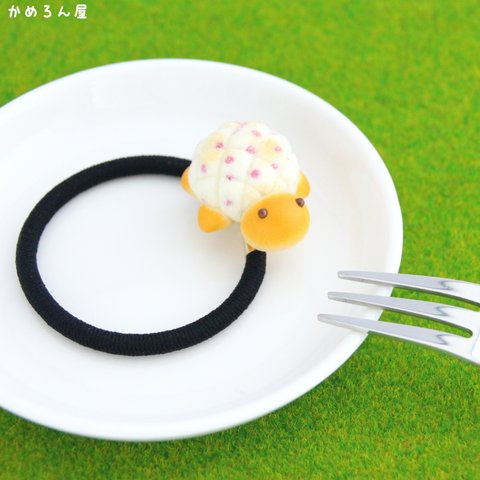 【４月の数量限定】イチゴチョコチップカメロンパンのヘアゴム