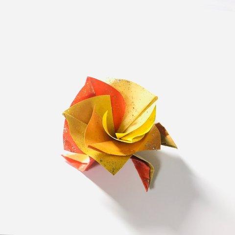 送料無料！バラの折り紙コサージュ🌹暖色系