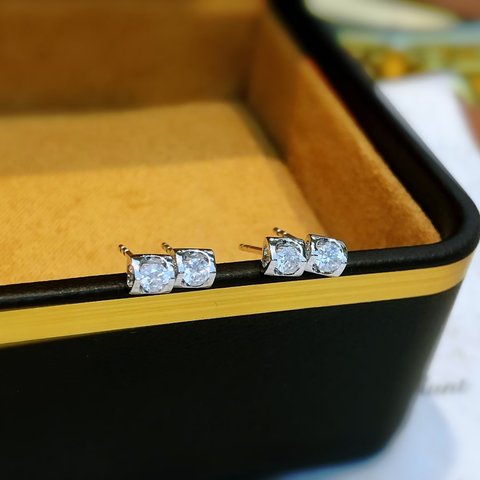 天然ダイヤモンドピアス0.16ct　k18