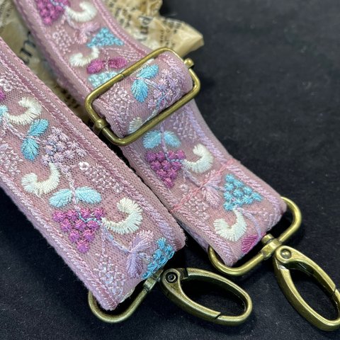 ☆インド刺繍リボン　ピンク　30mm　ショルダーストラップ　スマホストラップ☆