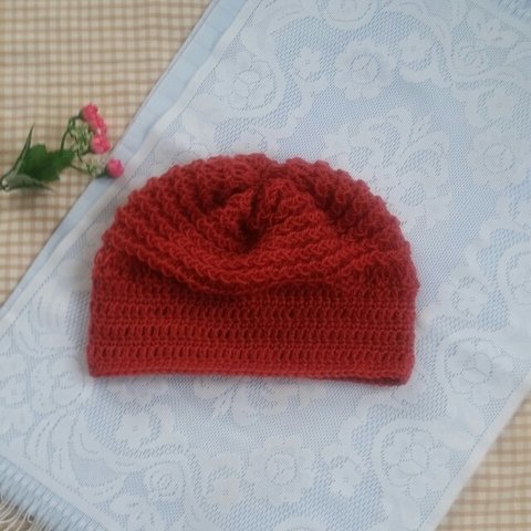 ウールの手編み帽子(バーミリオン)