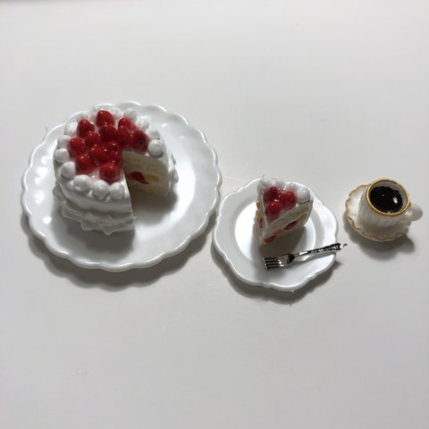 ミニチュア　苺ホールケーキ　コーヒーセット