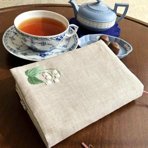 手刺繍すずらんの文庫本用ブックカバー