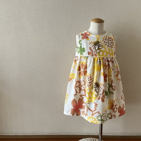 【ラスト1着】子供　浴衣地ひかえめフレアーワンピース（後ろボタン）　tsumori chisato　パイン　100