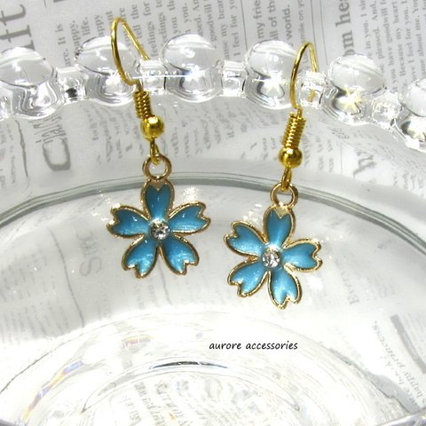 flower pierced earrings　フラワー　ブルー　花　青　上品　エレガント　シンプル　揺れる　かわいい　