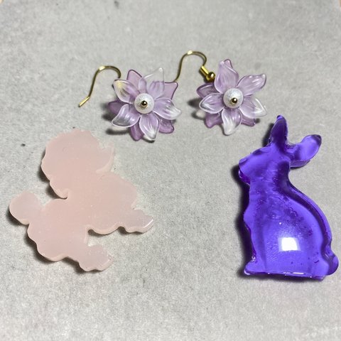 紫陽花をイメージした花柄ピアス