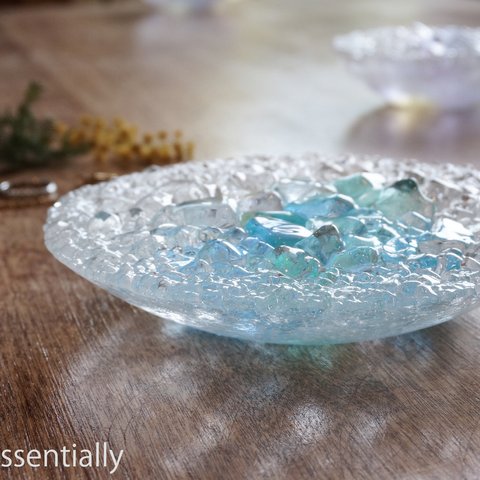  ガラスのアクセサリートレイ -「  KAKERAの光 」 ●  ターコイズブルー ● 12cm