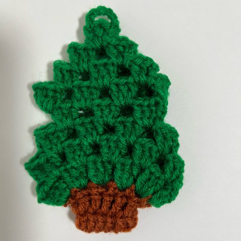 手編みのクリスマスツリー　小さめ　