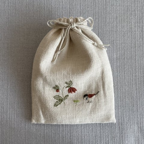 【小鳥と赤い花】手刺繍　巾着バッグ