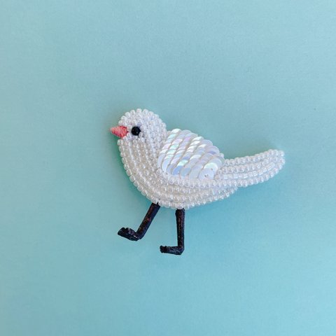 オートクチュールビーズ刺繍✨白い鳥のブローチ✨スパンコール