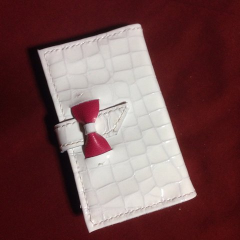 本革手縫いiPhone5.6・XperiaZ3ケース.右開き、ホワイト