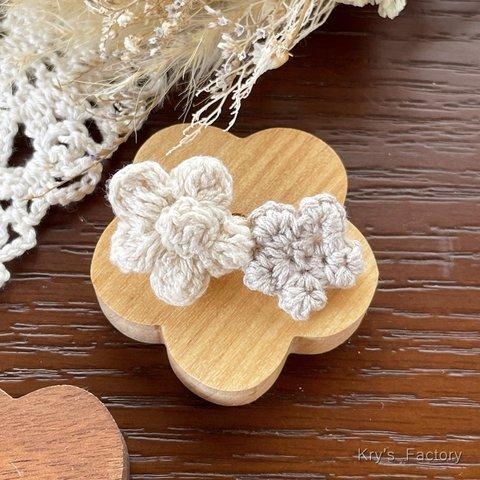 手編みのコットン糸お花が可愛いプチヘアクリップ（アイボリー＆ライトグレー）