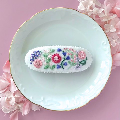 小花のボタニカル＊花刺繍＊刺繍バレッタ　No.295