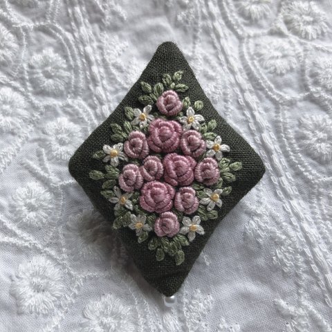 pink rose/ひし形 刺繍ブローチ