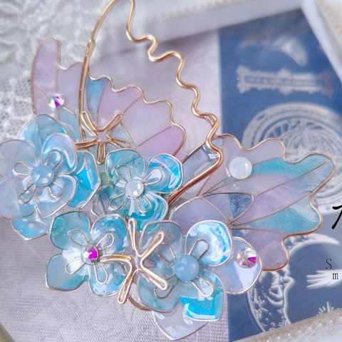 うお座の紫陽花咲く蝶ブローチ（Brooch of butterfly and flower〜Healing Whispers〜） 