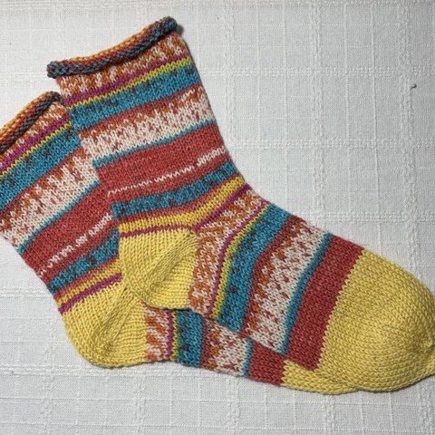 🧶子ども用 毛糸の靴下 🧦オパール製 ソックスヤーン毛糸使用 手編み ルームソックス カラフル 