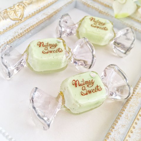 ミントミルクキャンディのブローチ(シルバーライン・ハート)(Mint milk candy brooch/ スイーツデコ／フェイクスイーツ/フェイクフード/食品サンプル/飴)