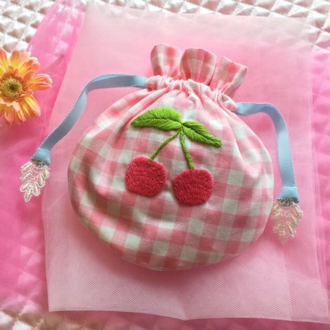 さくらんぼ刺繍のパステル巾着