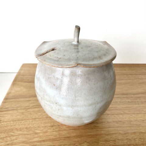 陶器蓋物　輪花葢のシュガーポット　　no,223