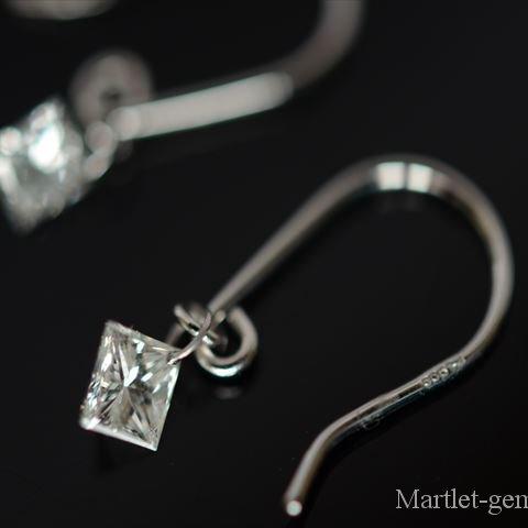 ダイヤモンド0.34ct　プリンセスカット　ピアス