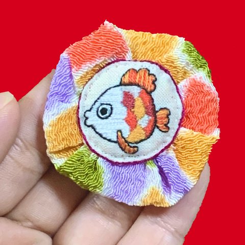 金魚ちゃんの刺繍ポニーフック ✳︎着物コーデ ちりめん 和雑貨