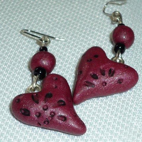 【SOLD OUT】 .HEARTS ピアス・イヤリング（パールレッド）